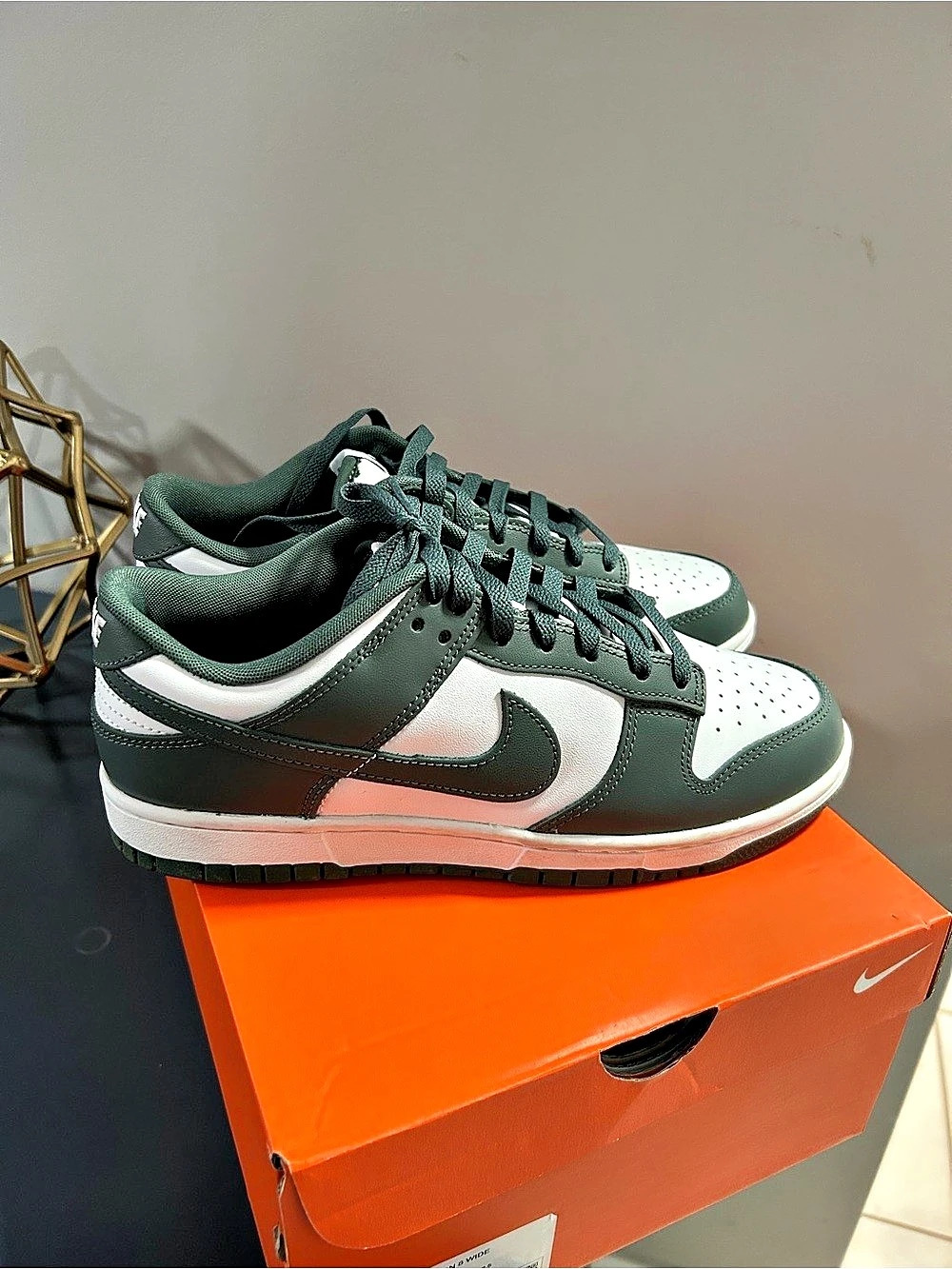 Nike Dunk Low-Top Sneakers in Green & White US 9 Like New
